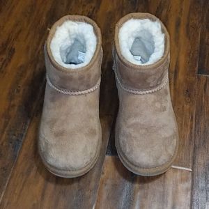 UGG mini Chestnut little girls boots
